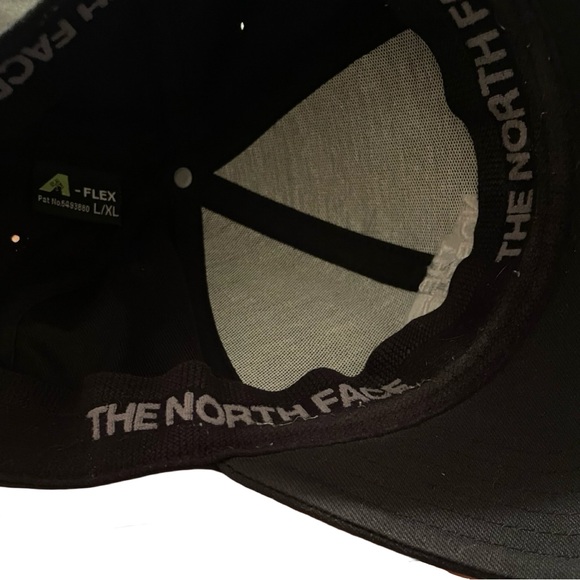 The North Face Flex Black and White Baseball Cap Size L/XL - Picture 4 of 4